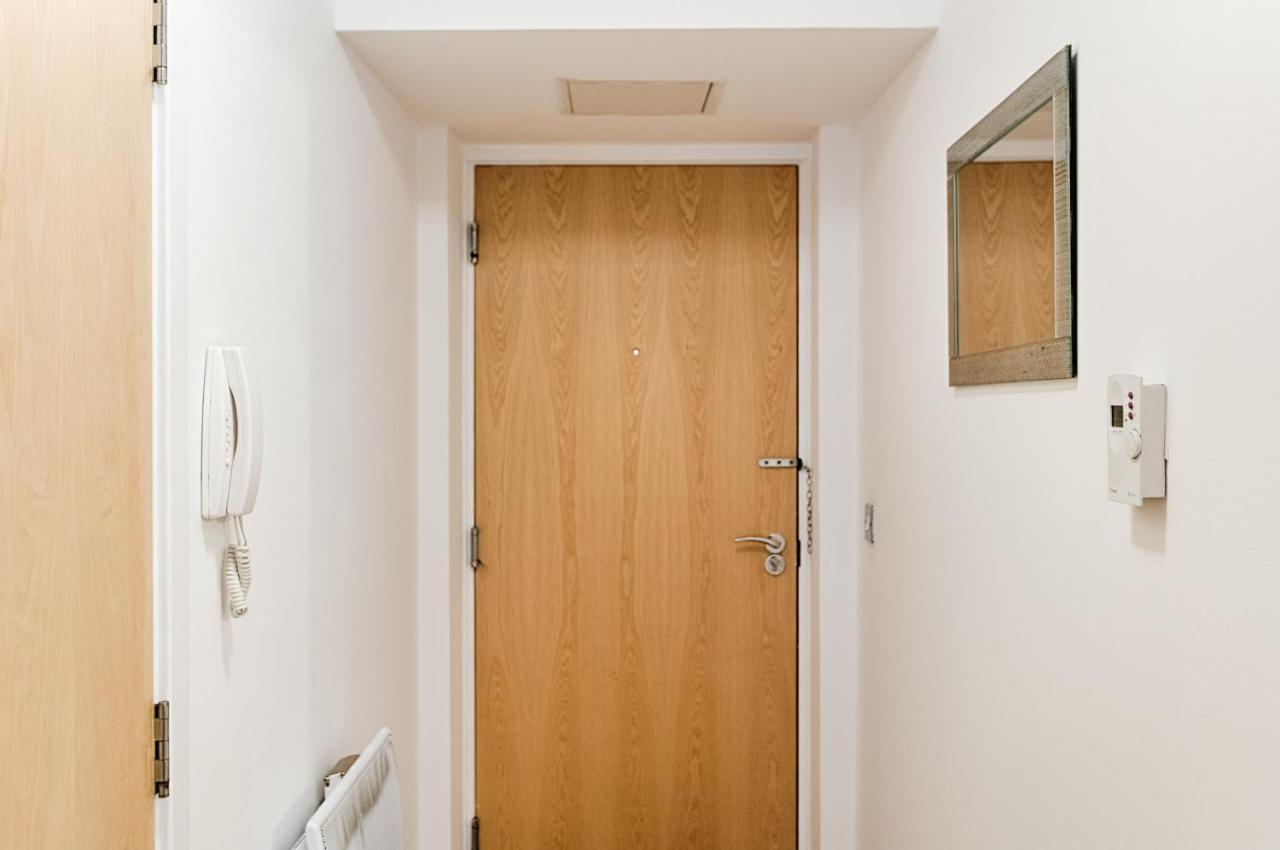 Apartamento Parking, Balcony, Fully Equipped Kitchen Swansea Exterior foto